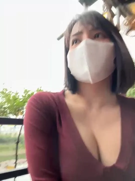may-squirt-1822025-public-2-em-show-tren-oto-va-ngoai-cong-cong-2