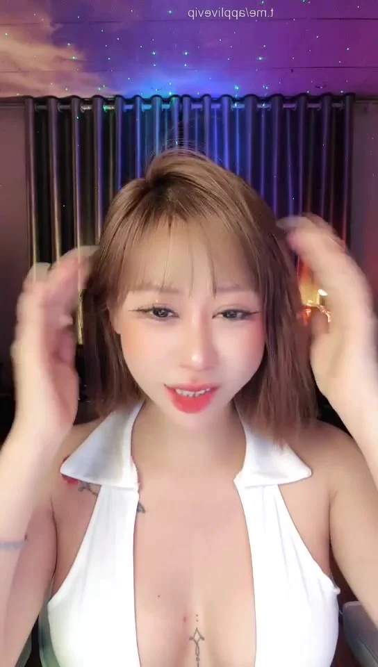 vua-cuoi-vua-nhin-veu-em-ni-nhay-xap-xinh