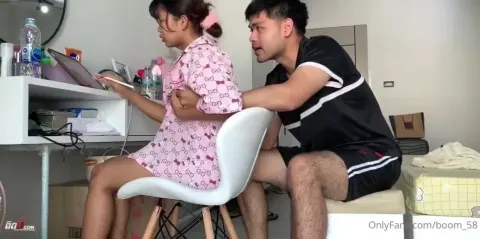 Em gái 2k3 đang học bài chuẩn bị cho kiểm tra 1 tiết mà thằng anh họ cứ đến gã đụ.